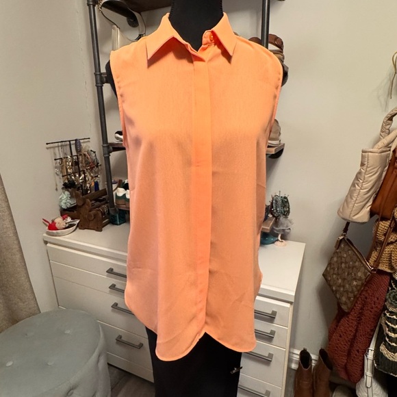 In unworn condition ٫Sleeveless Orange Women's Top - Picture 1 of 4